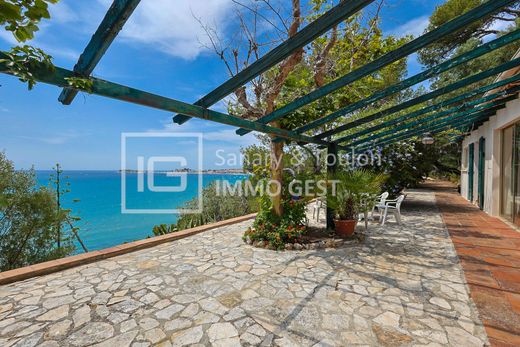 Luxury home in Sanary-sur-Mer, Var