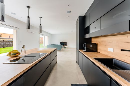 Πολυτελή κατοικία σε Carvin, Pas-de-Calais