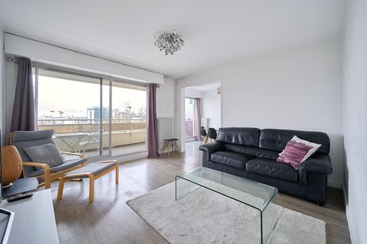 Apartament w Courbevoie, Hauts-de-Seine