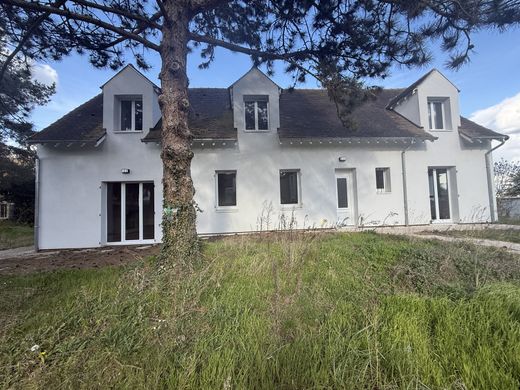 Luxury home in Orgeval, Yvelines