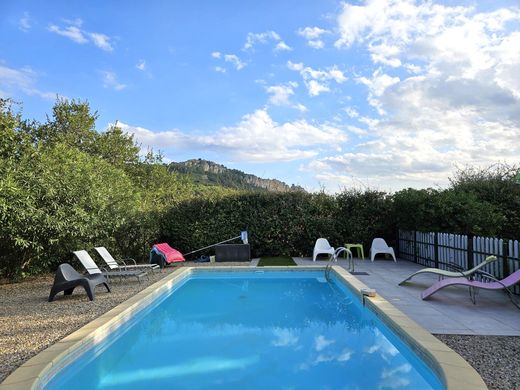 Villa a Mornas, Vaucluse