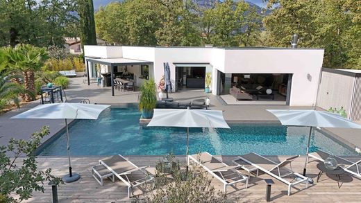 Willa w La Gaude, Alpes-Maritimes