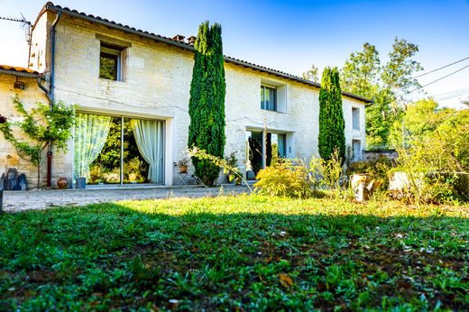 Элитный дом, Mauzé-sur-le-Mignon, Deux-Sèvres