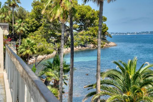 Apartment / Etagenwohnung in Cannes, Alpes-Maritimes