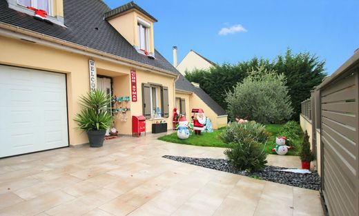 Casa di lusso a La Queue-en-Brie, Val-de-Marne