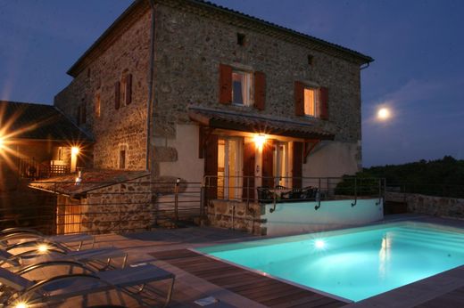 Félines, Ardècheの高級住宅