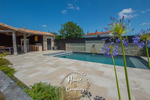 Vaux-sur-Mer, Charente-Maritimeの高級住宅