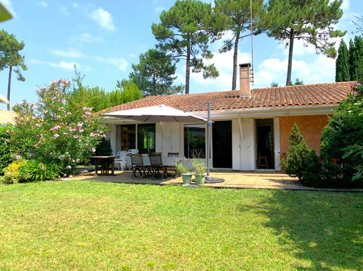 Casa di lusso a Arès, Gironda