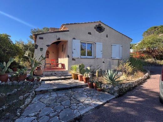 Luxury home in Saint-Aygulf, Var