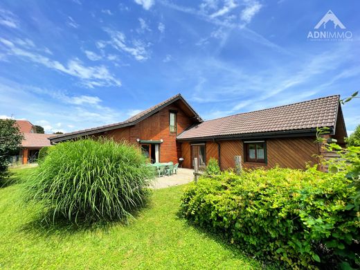 Casa de lujo en Saint-Genis-Pouilly, Ain