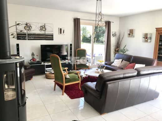 Luxury home in Saint-Sauveur-sur-École, Seine-et-Marne