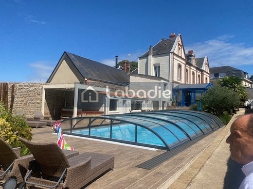 Casa di lusso a Vire, Calvados