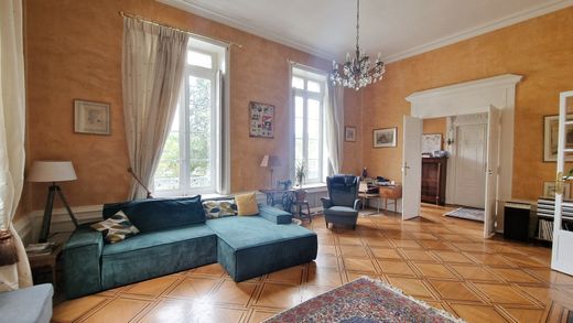 Apartment in Collonges-au-Mont-d'Or, Rhône