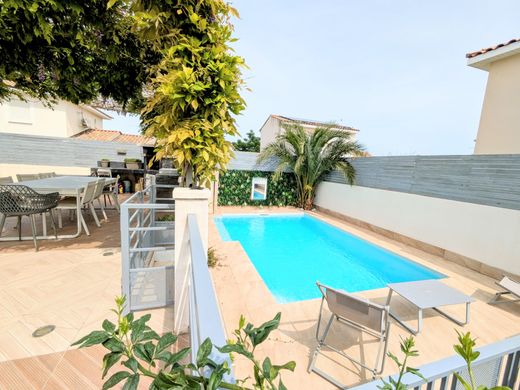 Villa in Aimargues, Gard
