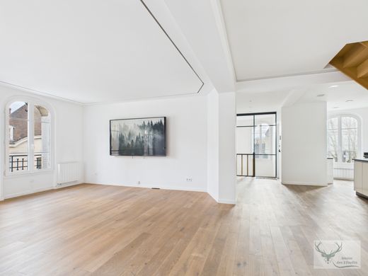 Apartment / Etagenwohnung in Senlis, Oise