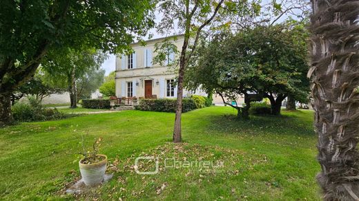 Luxe woning in Chaillevette, Charente-Maritime