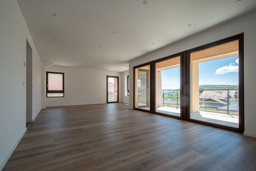 Apartment in Pringy, Haute-Savoie