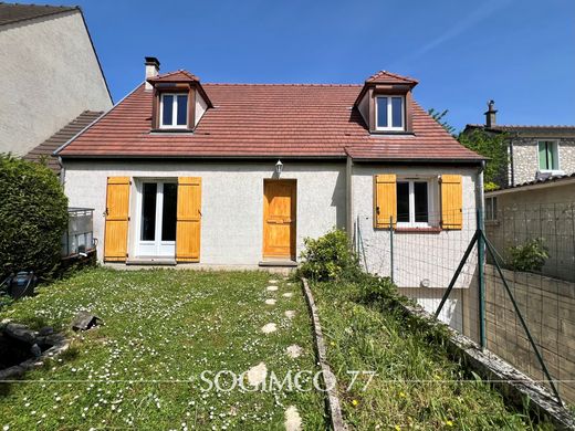 Luxe woning in Thorigny-sur-Marne, Seine-et-Marne