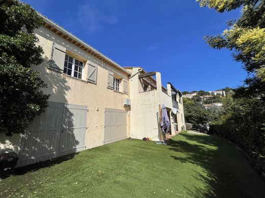 Βίλα σε Cavalaire-sur-Mer, Var