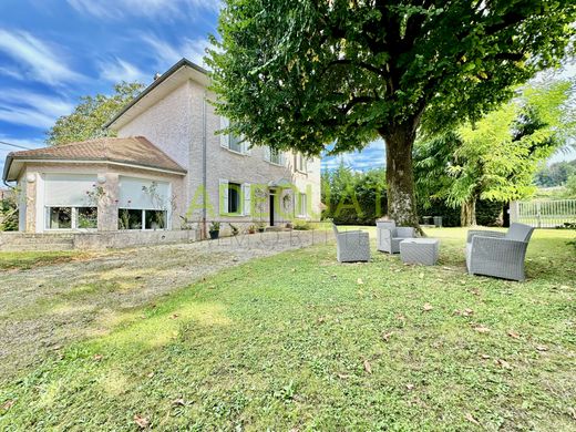 Maison de luxe à Les Abrets, Isère