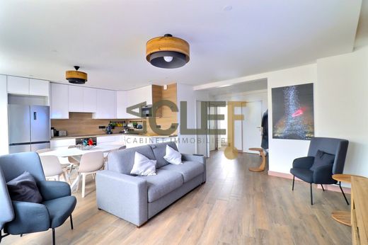 Apartment / Etagenwohnung in Montrouge, Hauts-de-Seine