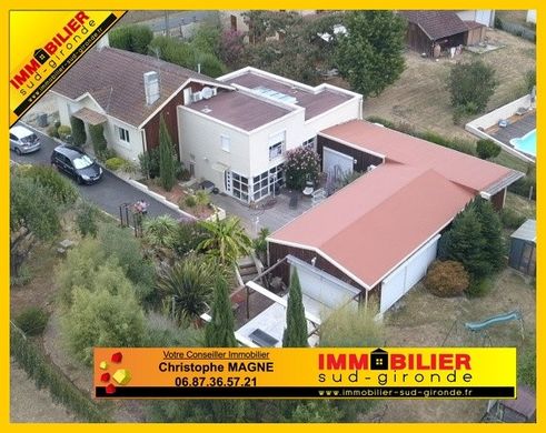 Luxury home in Savignac, Gironde