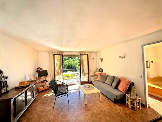 Apartament w La Londe-les-Maures, Var
