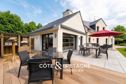 Luxury home in Tréveneuc, Côtes-d'Armor