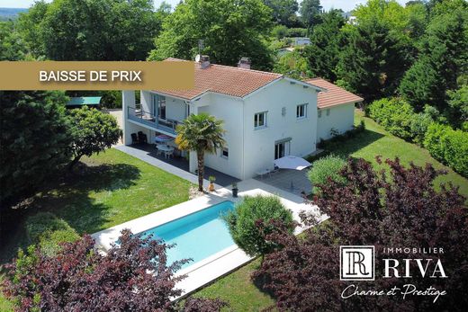 Luxury home in Latresne, Gironde