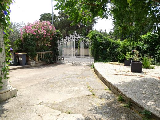 Villa a Lézignan-la-Cèbe, Hérault