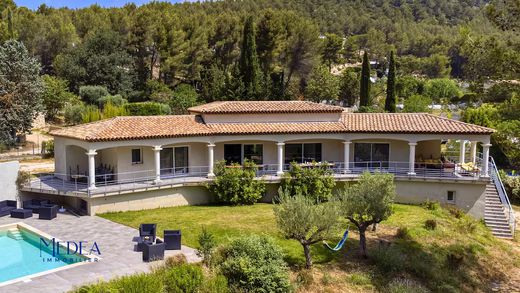 Villa in Roquefort-la-Bédoule, Bouches-du-Rhône