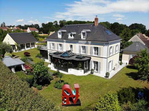 Casa di lusso a Magny-le-Hongre, Seine-et-Marne