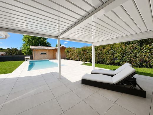 Luxury home in Biganos, Gironde