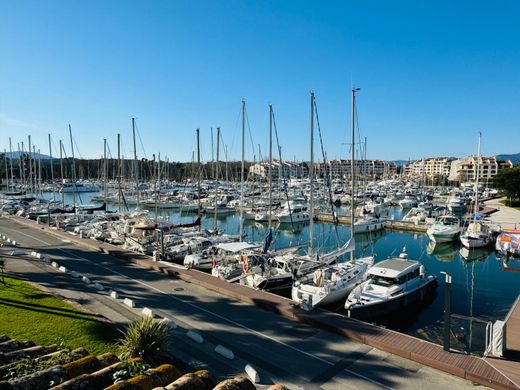 ﺷﻘﺔ ﻓﻲ Cogolin, Var