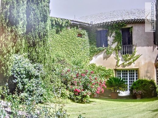 Casa di lusso a Orange, Vaucluse