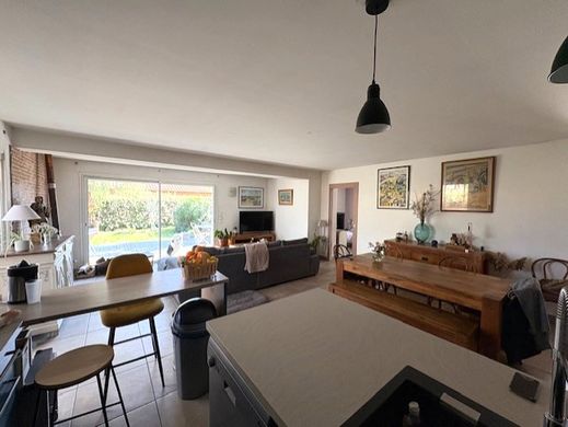 Villa in Saint-Cyprien, Pyrénées-Orientales