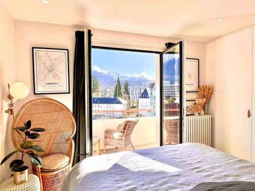 Annecy, Haute-Savoieのアパートメント