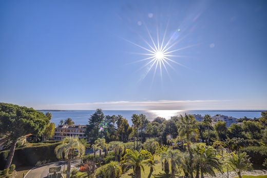 Apartment / Etagenwohnung in Cannes, Alpes-Maritimes