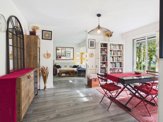 Apartment / Etagenwohnung in Nogent-sur-Marne, Val-de-Marne