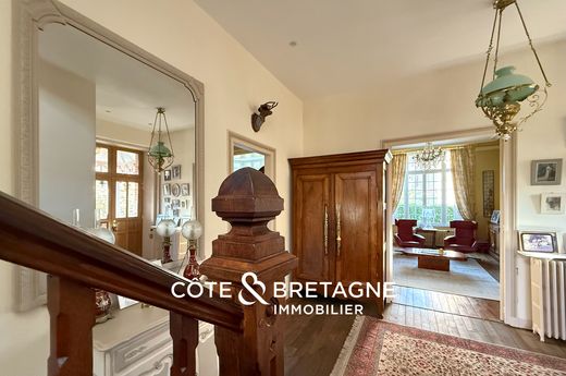 منزل ﻓﻲ Dinan, Côtes-d'Armor