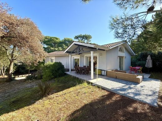 Villa in La Teste-de-Buch, Gironde
