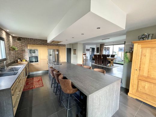 Luxus-Haus in Caen, Calvados