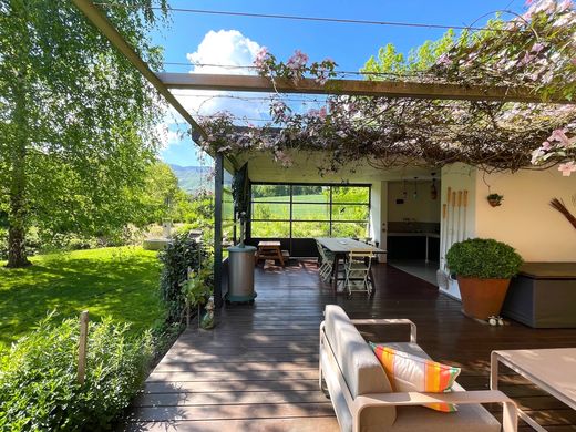 Luxury home in Divonne-les-Bains, Ain