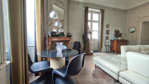 Apartment / Etagenwohnung in Condrieu, Rhône