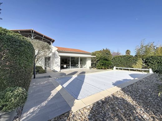 Willa w Saint-Génis-des-Fontaines, Pyrénées-Orientales