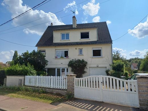 Luxe woning in Le Perray-en-Yvelines, Yvelines