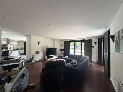 Luxus-Haus in Talence, Gironde