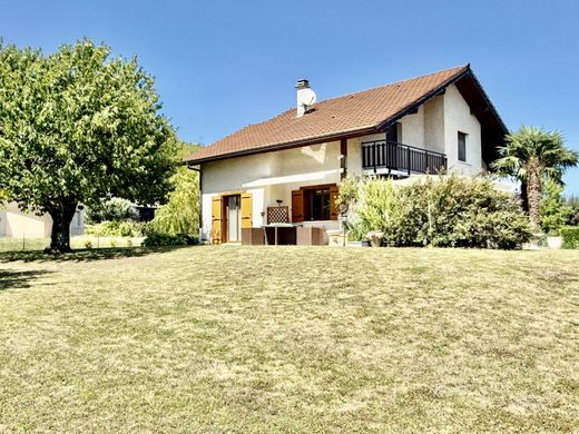 Luxury home in Divonne-les-Bains, Ain