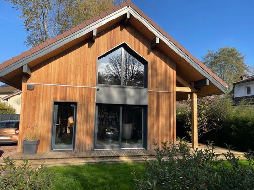 Luksusowy dom w Prévessin-Moëns, Ain