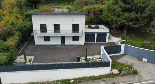 Casa di lusso a Pommiers-la-Placette, Isère